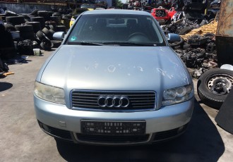 Dezmembrez : Audi A4 B6 Limuzina An 2001 Motor 1.8 benzina cutie viteze automata