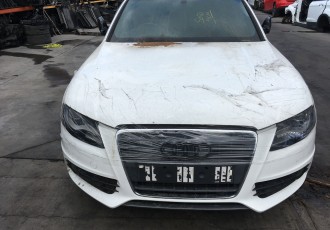 Dezmembrez : Audi A4 B8 Limuzina An 2011 Motor 2.0 TDI 222.000 Km