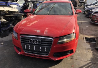 Dezmembrez Auto: Audi A4 B8 Combi Rosu An 2011 2.0 TDI  Motor CJC 267609 Km