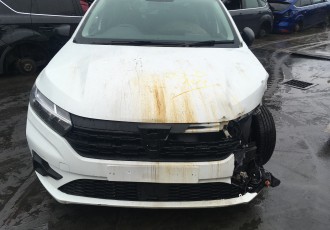 Dezmembrez : Dacia Sandero 3 Motor 1.0 Benzina An Fabricatie 2021 KM- 35.000