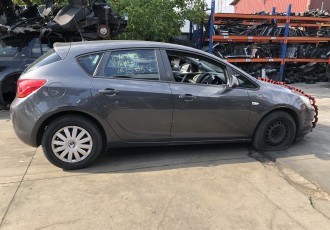  Dezmembrez Opel Astra J An 2010 Motor 1.7 Diesel 180624 Km