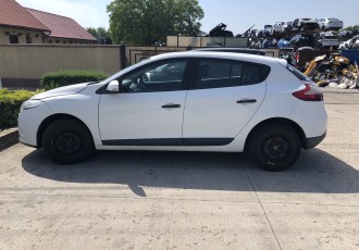 Dezmembrez : Renault Megane 3 Hatchback 1.5 DCI An 2009 - 222778 Km