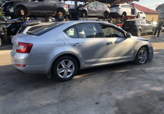 Dezmembrez Skoda Octavia 3 Motor 1.6 TDI An 2015 - 292900 Km Motor CLH