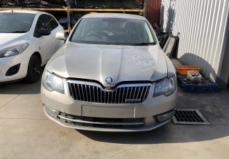 Dezmembrez : Skoda Superb 2 Facelift 1.6 TDI Motor CAYC An 2014  -  309258 Km