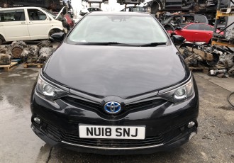 Dezmembrez Toyota Auris Design Hev 1.8 Benzina Hybrid Cutie Automata An 2018 - 122632 Km