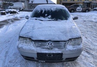 Dezmembrez ; VOLKSWAGEN BORA LIMUZINA 1.6 benzina an- 1998 