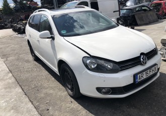 Dezmembrez  VOLKSWAGEN GOLF 6 COMBI 