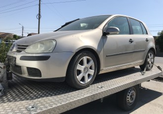 Dezmembrez : Vw Golf 5 HB 5 Usi Motor 1.4 Benzina An 2004 
