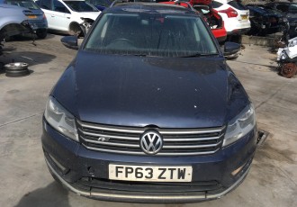 Dezmembrez : Vw Passat B7 Combi An 2013 Motor 2.0 TDI KM 225.000