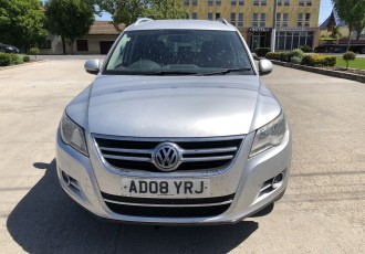 Dezmembrez : Vw Tiguan An Fabricatie 2008 Motor 2.0 TDI 220588 Km 