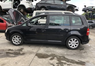 Dezmembrez Vw Touran 1.9 TDI Motor BXE An 2006  321800 km