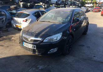 Opel Astra J 2011 2.0 diesel 160 cai 