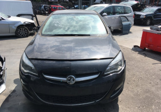 Opel Astra J 2012 1.4 benzina cod motor: A14XER