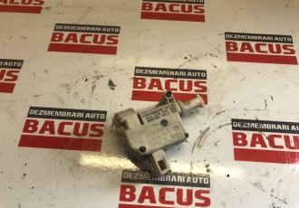 Actuator capac rezervor Vw Golf 5 1K6810773
