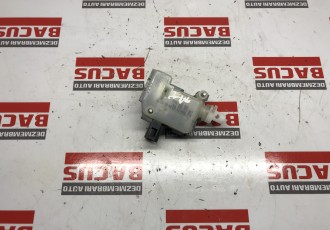 Actuator VW Golf 4/Skoda/Seat Cod: 1M0959781A