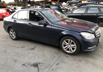 ARIPA DREAPTA FATA MERCEDES C- CLASSE W204 FACELIFT LIMUZINA 1.6CGI BENZINA, AN 2013 AUTOMATA