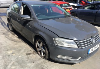 Aripa dreapta fata Vw Passat B7 Sedan An 2011 Motor 2.0 TDI Tip CFF