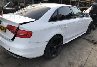 Aripa dreapta spate Audi A4 B8 Limuzina FACELIFT An 2012 Motor 2.0 TDI CGLC