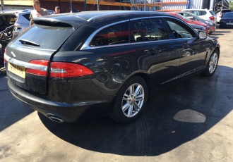 ARIPA DREAPTA SPATE Jaguar XF LUXURY COMBI Cutie Automata Motor 2.2 Diesel An 2014 