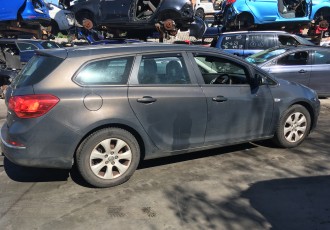 ARIPA DREAPTA SPATE Opel Astra J ECOFLEX COMBI Motor 1.7 CDTI An Fabricatie 2014 