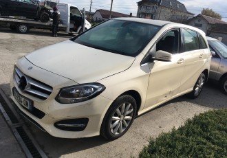 Aripa stanga fata Mercedes B Class W246 Cutie Automata 1.5 Diesel An 2015