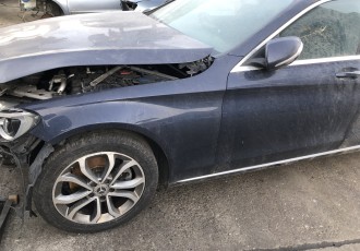 Aripa stanga fata Mercedes C220 Bluetec 7G-Tronic W205 Cutie Automata 2.2 Diesel km An 2014