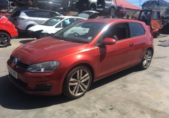Aripa stanga fata Vw Golf 7 GT coupe 3 Usi Motor 1.4 tsi - An 2014 165.000-KM cu defect