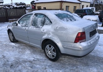 ARIPA STANGA SPATE VOLKSWAGEN BORA LIMUZINA 1.6 benzina an- 1998 