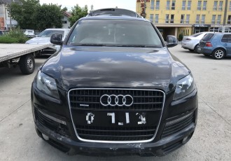 Bara fata Audi Q7 S-LINE Suv Cutie Automata An 2008 Motor 3.0 TDI cu defect