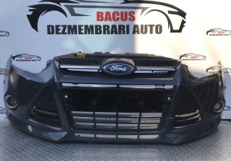 Bara Fata Cu Grile Ford Focus 3 An 2013 COD BM5117757A cu mic defect
