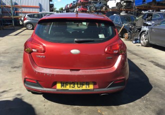 BARA SPATE Kia Ceed hatchbach An Fabricatie 2013 KM-220.000 Motor 1.4 diesel