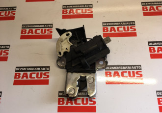 Broasca haion VW Passat B6 cod: 4f5827505d