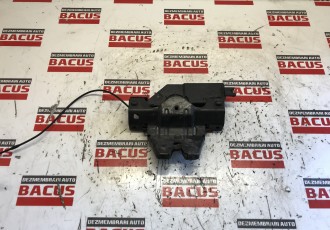 Broasca Portbagaj / Haion Bmw Seria 3 E90 / Seria 1 E87 Cod: 8196401