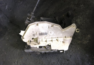 Broasca stanga spate VW Golf 7 cod: 5k4839015r