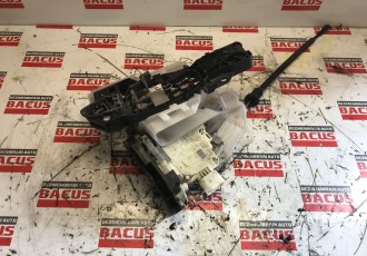 Broasca usa dreapta fata VW Passat B6 cod: 3c2837016a 