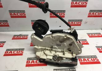 Broasca usa dreapta spate Volkswagen Golf 6 cod: 5k4839016h