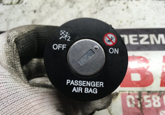 Buton airbag Kia Sportage cod: 93700 3u690wk