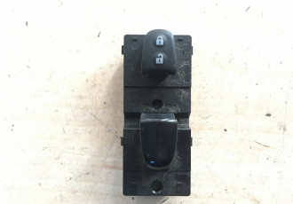 Buton blocare/deblocare Nissan Juke cod: 25411 1ka5a