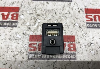 Buton Usb / Aux Toyota Auris Hybrid An 2018 Cod 861900D030