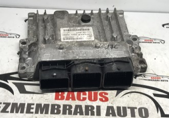 Calculator motor ECU Ford Kuga 2 2014 2.0tdci 4x4 cod- DV41-12A650-CK 28440063 