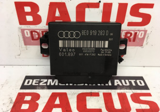 Calculator senzori parcare Audi A4 B8 cod: 8e0919283d
