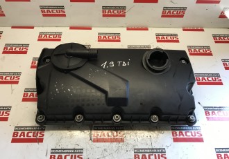 Capac Culbutori Chiulasa VW / Touran / Passat B6 1.9 TDI Motor Bxe COD 038103475N