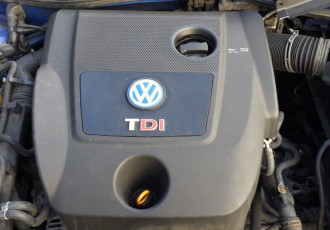 Capac motor Pentru VW Bora 1.9 TDI COD 038103925