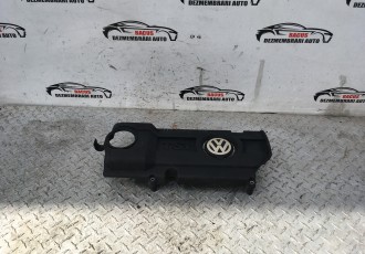 Capac ornament motor Volkswagen Golf 6 (5K1) Hatchback 2011 1.4 TSI cod- 03C103925AM