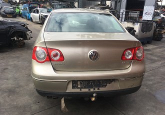 CAPOTA PORTBAGAJ Vw Passat B6 Limuzina An 2008 Motor 2.0 TDI 