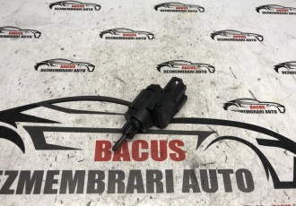 Comutator lumini stop frana VW Golf 5 [2003 - 2009] cod- 3B0945511A