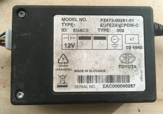 Conector adaptor IPOD Toyota Yaris cod: pz473 00261 01
