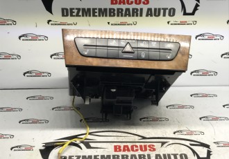 Consola multimedia Mercedes E class w211 an 2003 2009 cod A2116800552