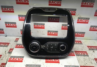 Consola ornament navigatie cu comanda clima Renault Captur [2013 - 2017] Cod: E1071162E