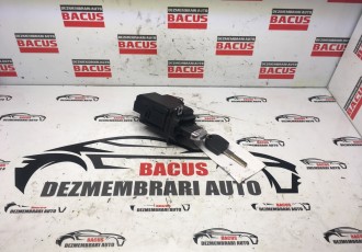 Contact cu cheie Audi A4 B8 cod: 8k0909131c